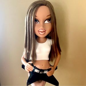 Bratz Funky Fashion Makeover Forever Diamondz Yasmin Styling Head (2006)